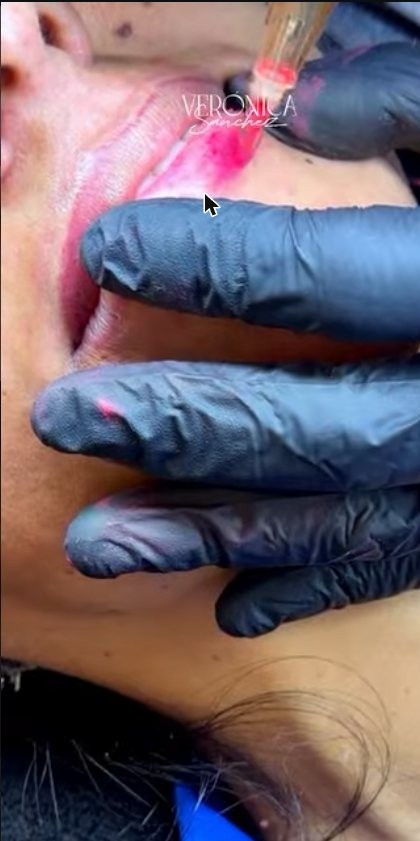 Micropigmentación de labios y cejas